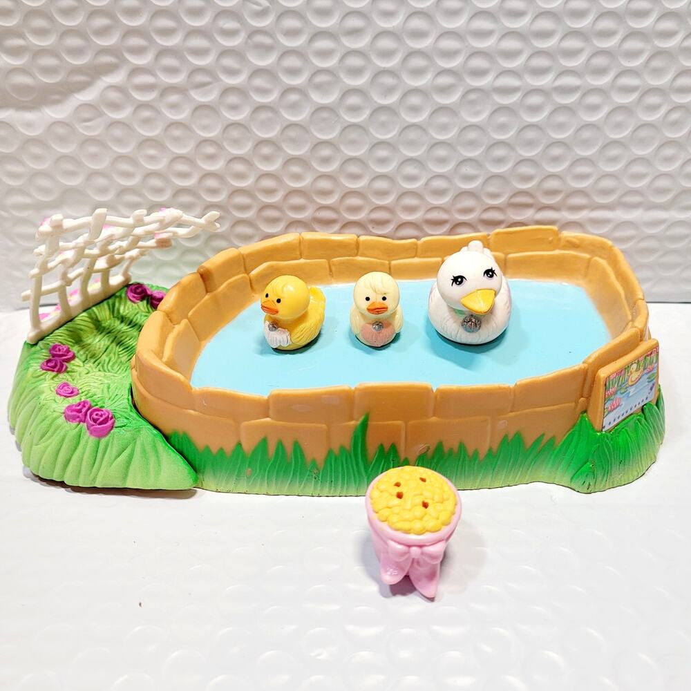 Kenner 1994 Littlest Pet Shop LPS Swimming Ducklings w/ Pondside Nest Splashtime